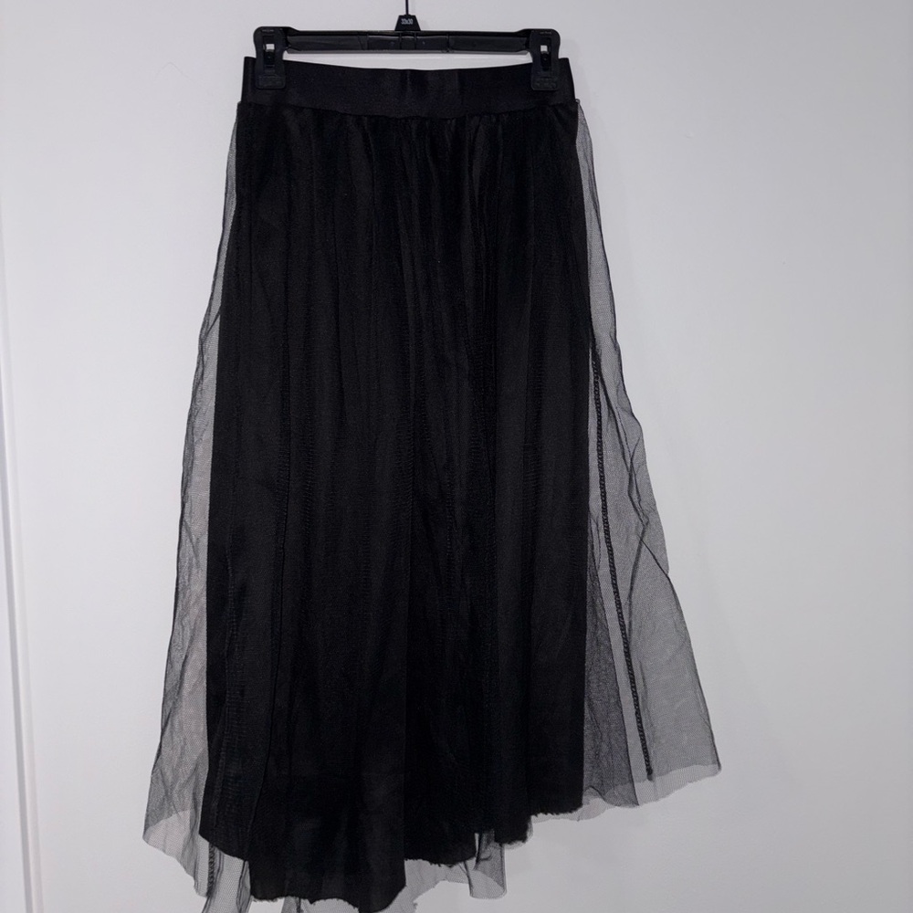 Chic Black Maxi Skirt with Flowing Design